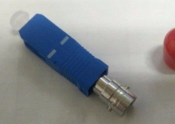 Hybride SC/UPC tot ST/UPC-attenuator De ultieme oplossing voor glasvezelverbindingen